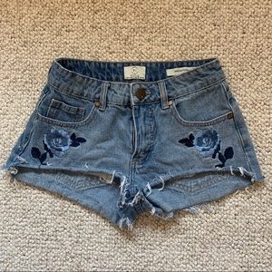 Mid rise shorts